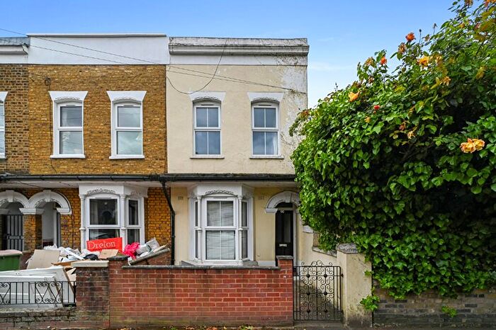 3 Bedroom End Of Terrace House For Sale In Godwin Road, London, E7