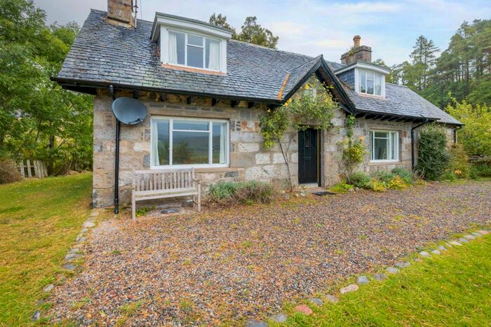 3 Bedroom Cottage For Sale In Balgowan, Newtonmore, PH20