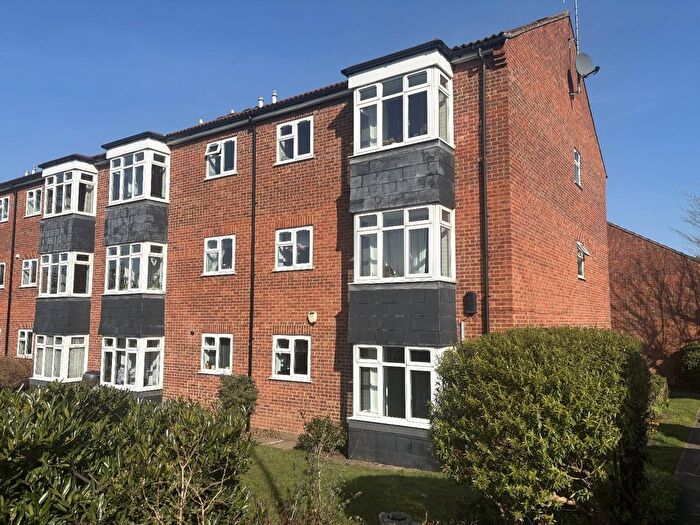 2 Bedroom Flat To Rent In Taylors Close, Sidcup, Kent, DA14