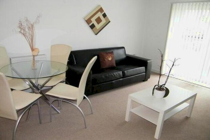 2 Bedroom Flat To Rent In Clearwater Quays, Warrington, WA4