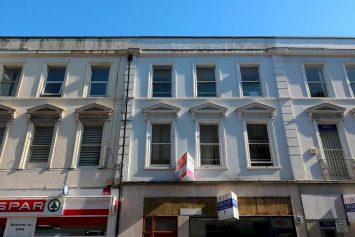 3 Bedroom Flat To Rent In Please Apply Online For This Flat On Old Christchurch Road, Bournemouth, BH1