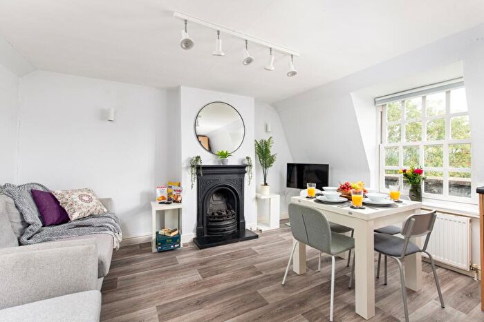 2 Bedroom Flat To Rent In Flat, Kingsdown Parade, Bristol, Avon, BS6