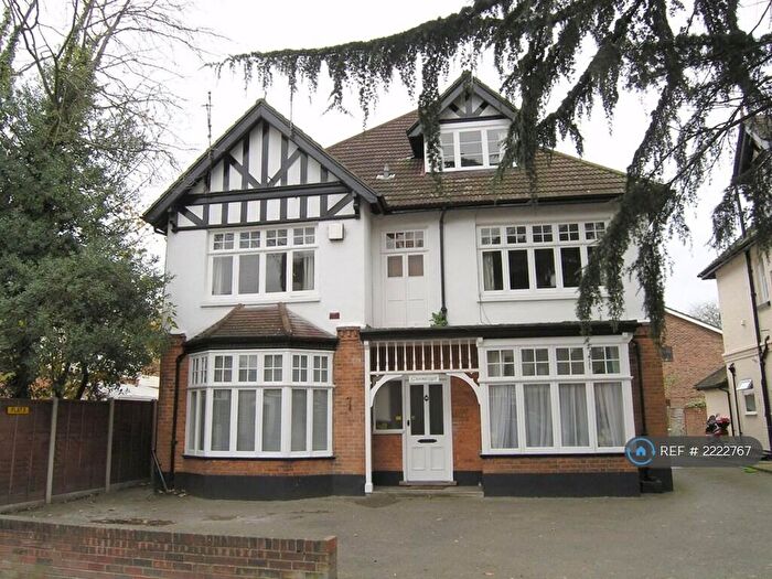 1 Bedroom Flat To Rent In Greenways, West Byfleet Surrey, KT14