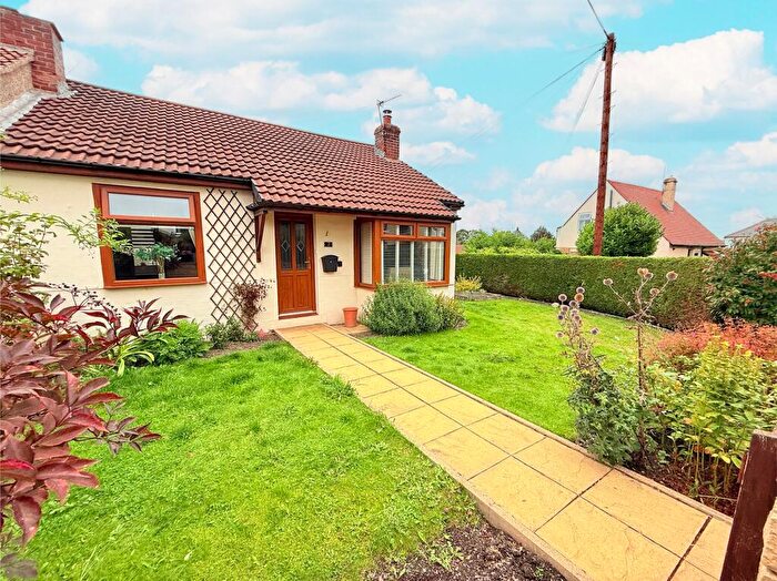 3 Bedroom Semi-Detached Bungalow For Sale In Holme Avenue, Huddersfield, HD5