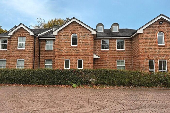 2 Bedroom Apartment To Rent In Poplar Close, Bracknell, Berkshire, RG12