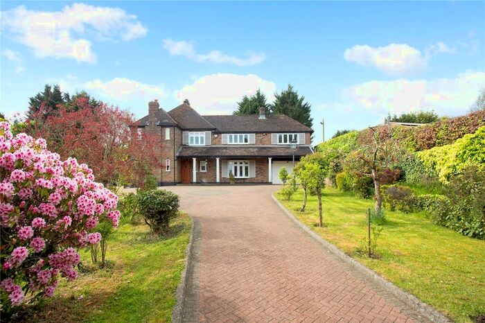 4 Bedroom Detached House For Sale In Rock Hill, Chelsfield, BR6