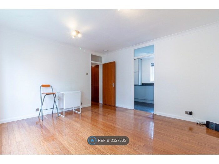 1 Bedroom Flat To Rent In Ferris Road, London, SE22