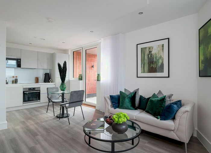 2 Bedroom Flat To Rent In Merrick Road, Southall, UB2