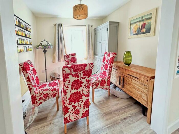 2 Bedroom Detached Bungalow For Sale In Central Avenue, Herne Bay, CT6