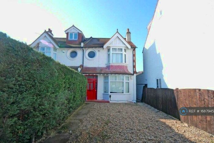 1 Bedroom Flat To Rent In West Barnes Lane, New Malden, KT3