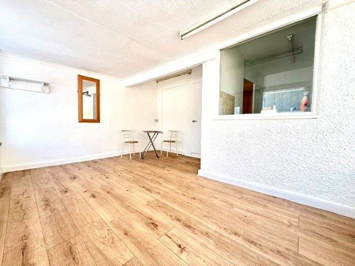 2 Bedroom Bungalow To Rent In Bellevue Road, Romford, RM5