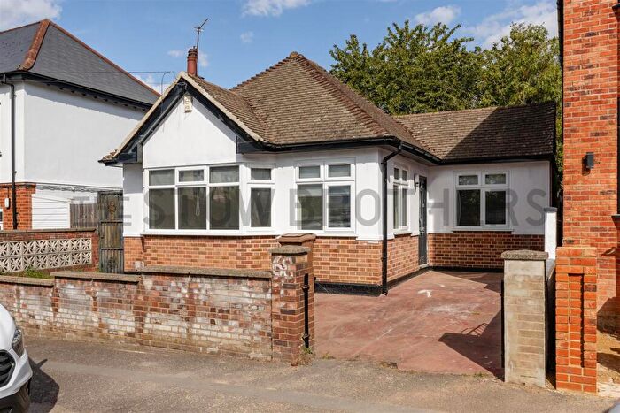 2 Bedroom Bungalow To Rent In Castleton Road, Walthamstow, London, E17