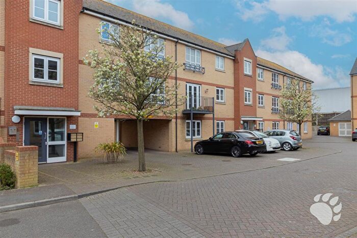 1 Bedroom Flat For Sale In Bridge Road, Wickford, SS11
