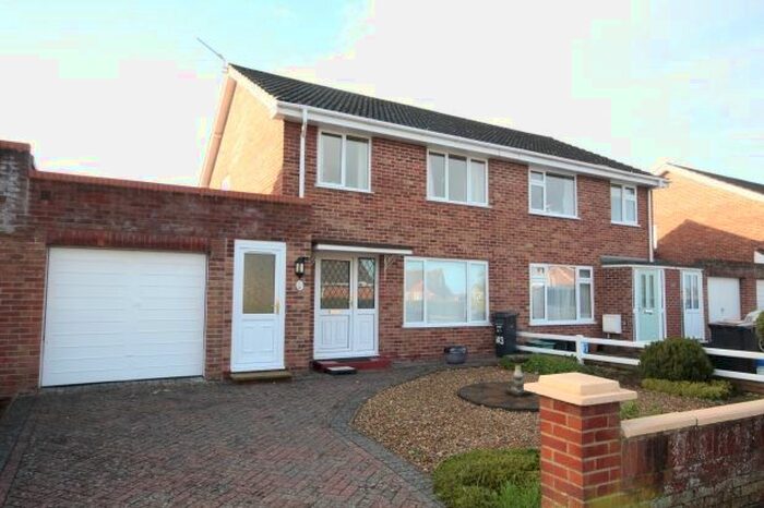 3 Bedroom Semi-Detached House For Sale In Holford Road, Bridgwater, TA6