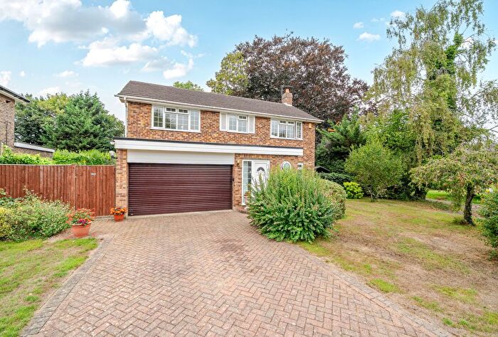 4 Bedroom Detached House For Sale In Grassmount, Purley, CR8