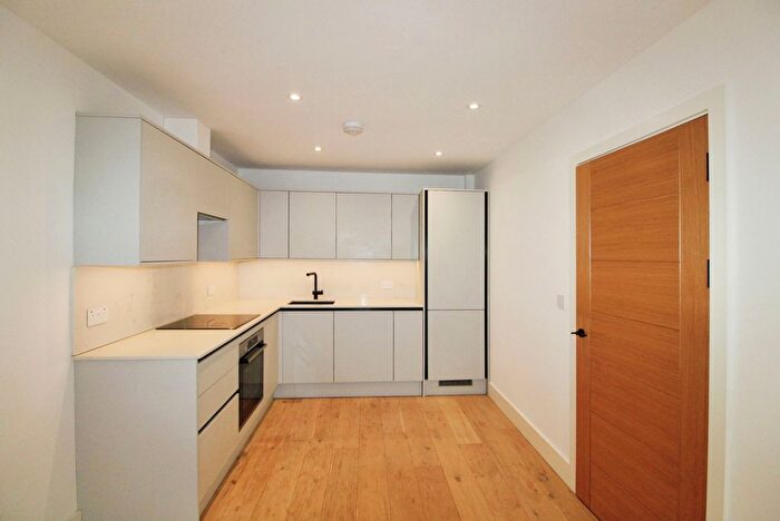 2 Bedroom Flat To Rent In Solar Court, Windmill Place, Southall, UB2