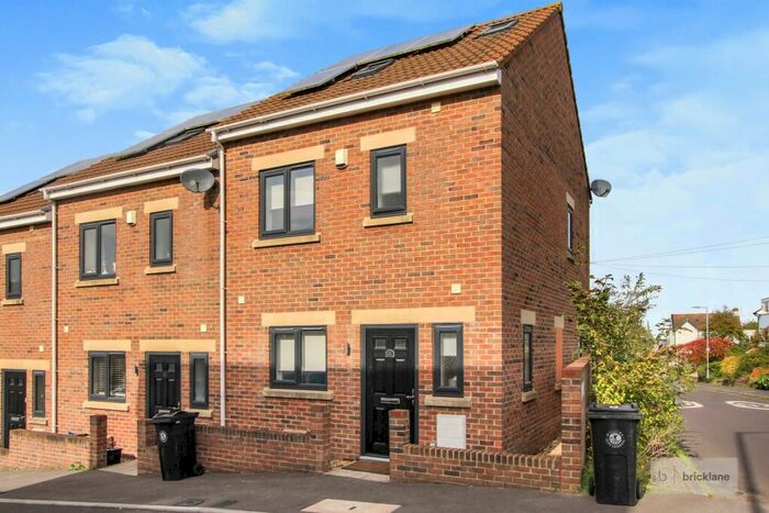 3 Bedroom House To Rent In Bridge Views, Bristol, BS4