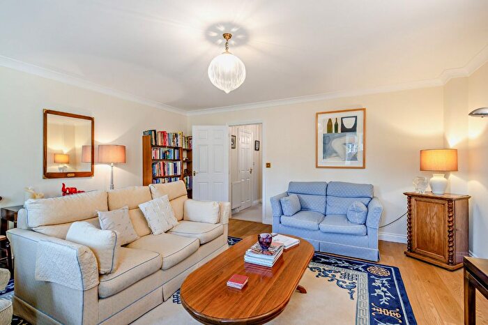 3 Bedroom Detached House For Sale In Amherst Place, Sevenoaks, Kent, TN13