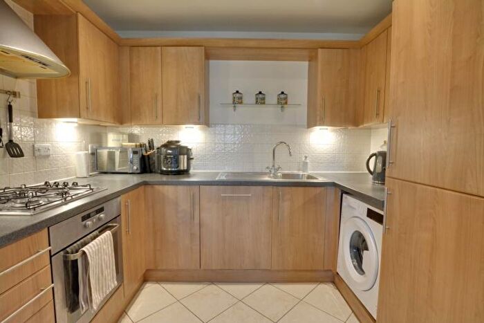 2 Bedroom Apartment For Sale In Woodflied Road, Northgate, RH10