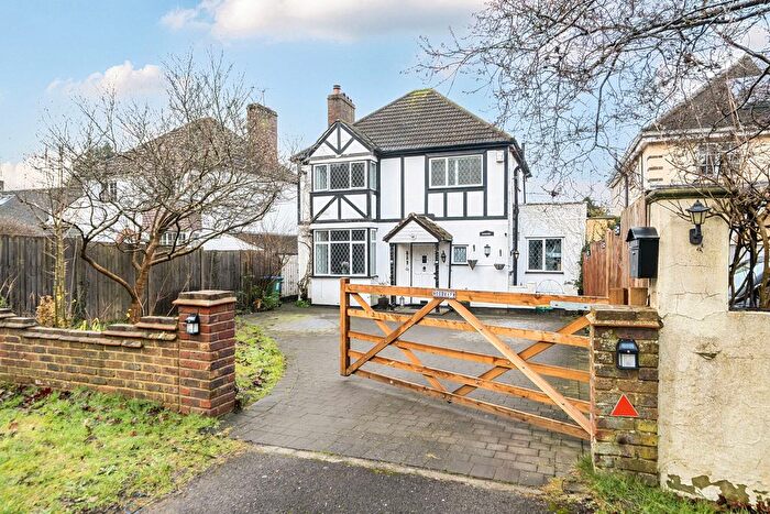 3 Bedroom Detached House For Sale In Orpington By Pass, Badgers Mount, Sevenoaks, TN14