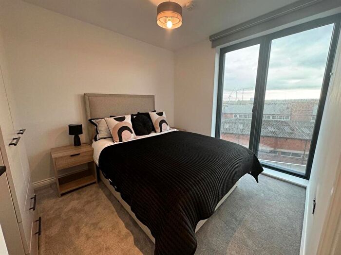 1 Bedroom Apartment To Rent In Parking Available @ Springwell Gardens, Whitehall Road, Leeds City Centre, LS12