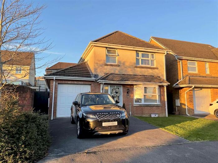 3 Bedroom Detached House For Sale In Fronhaul, Felinfoel, Llanelli SA14