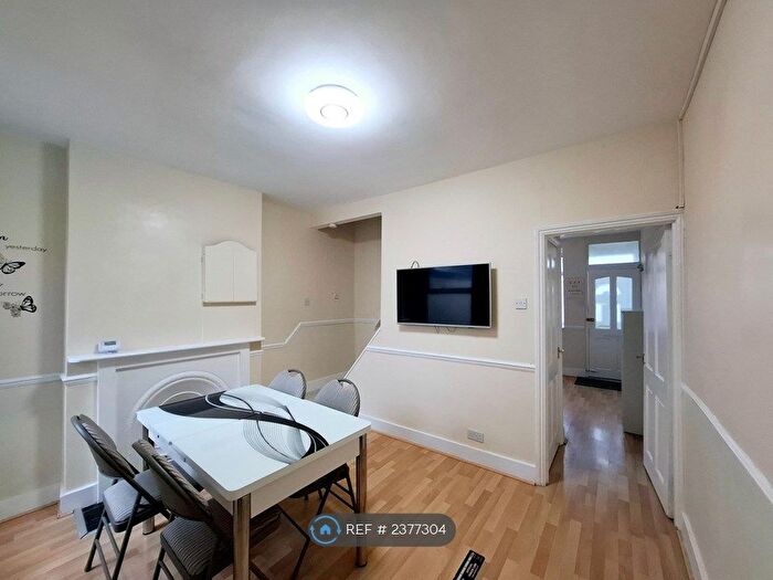 3 Bedroom Terraced House To Rent In London, London, E17