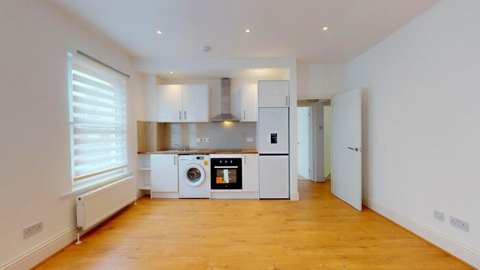 2 Bedroom Flat To Rent In Grove Hill Road, Harrow, HA1