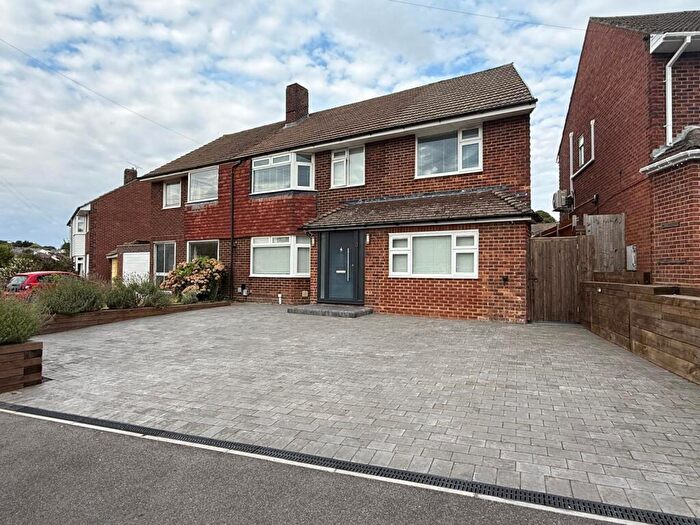5 Bedroom Semi-Detached House To Rent In Arundel Drive Fareham Fully Furnished, PO16