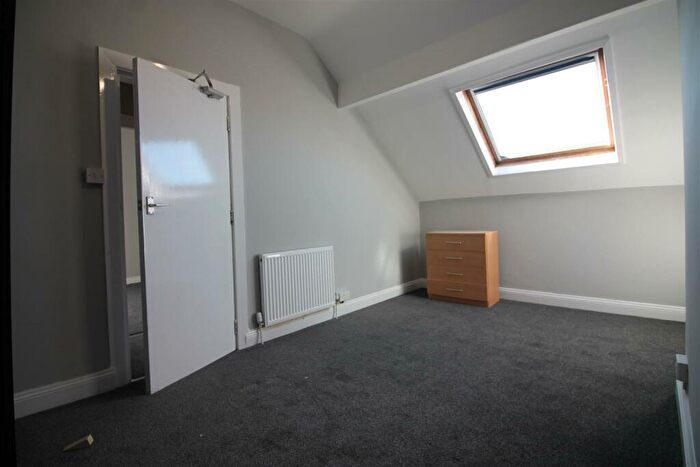 6 Bedroom House To Rent In Royal Park Avenue, Hyde Park, Leeds, LS6