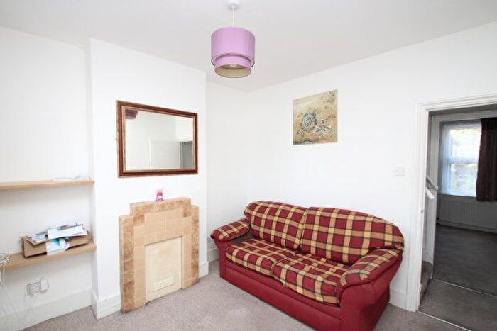 2 Bedroom Property To Rent In Dartnell Road, Croydon, CR0