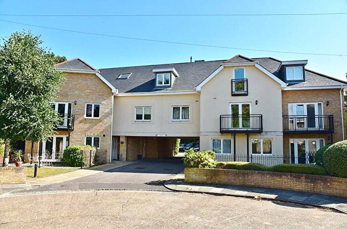 2 Bedroom Flat For Sale In Grange Avenue, Twickenham, TW2