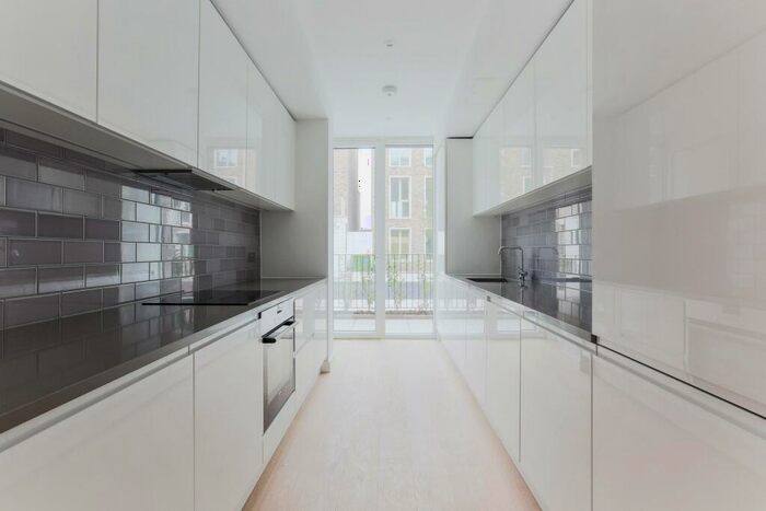 4 Bedroom Terraced House To Rent In Starboard Way, Royal Wharf, E16