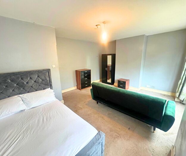 1 Bedroom Flat To Rent In Brighton Road, South Croydon, CR2