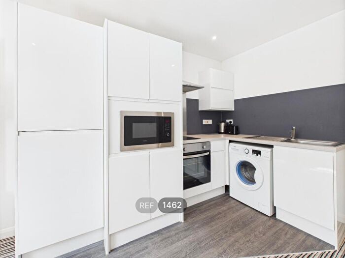 1 Bedroom Apartment To Rent In Centre Court, Paragon Street, HU1