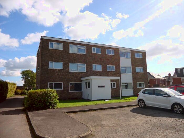 1 Bedroom Flat To Rent In Curlew Close, Rhiwbina, Cardiff CF14