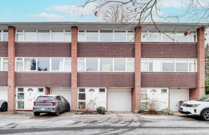 3 Bedroom Terraced House For Sale In Old Rectory Close, Harpenden, AL5