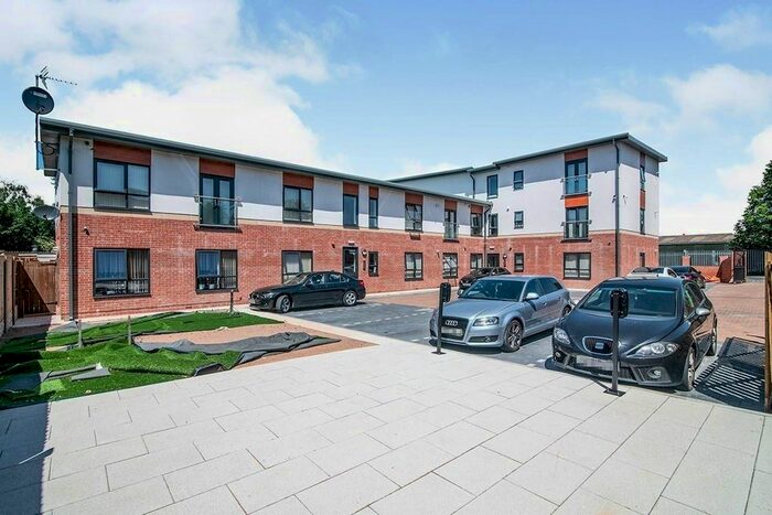 2 Bedroom Flat To Rent In Whitehall Road, Tipton, West Midlands, DY4