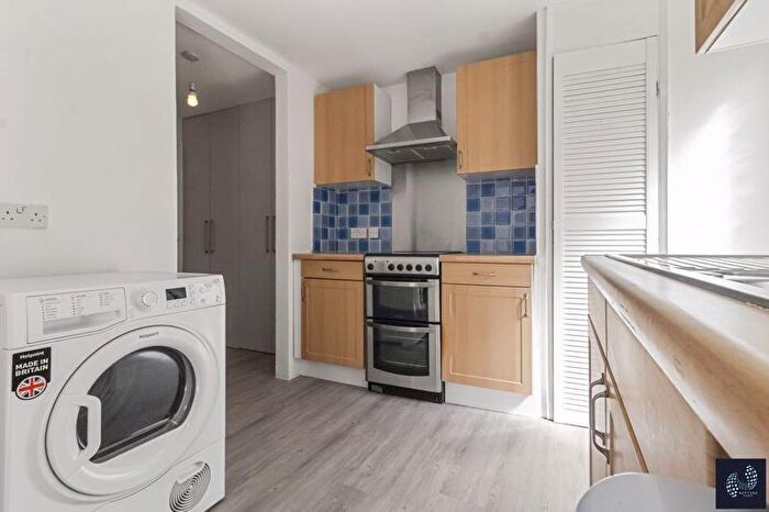 4 Bedroom House To Rent In Northdown Road, Hatfield, AL10