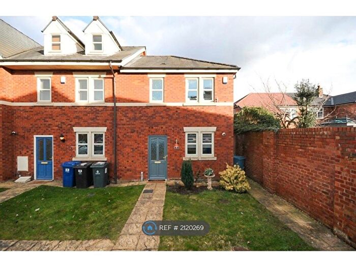 3 Bedroom Maisonette To Rent In Westbridge Mews, Paddington, Warrington, WA1