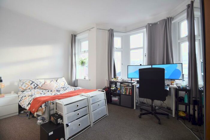 6 Bedroom House To Rent In Llanishen Street, Heath, CF14