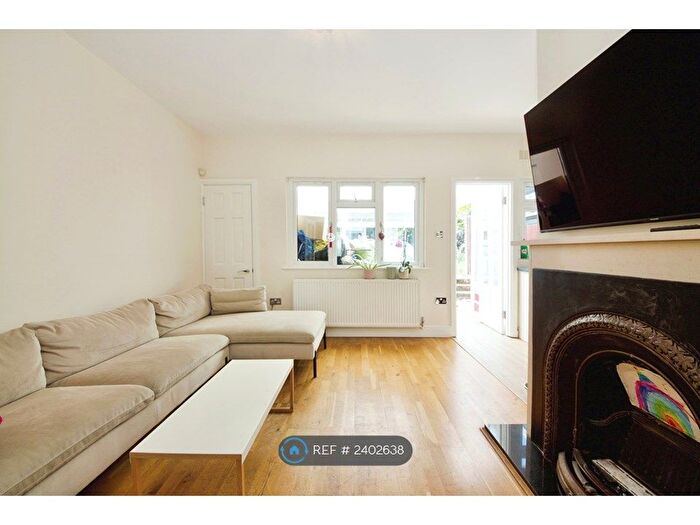 3 Bedroom Terraced House To Rent In Everington Road, London, N10