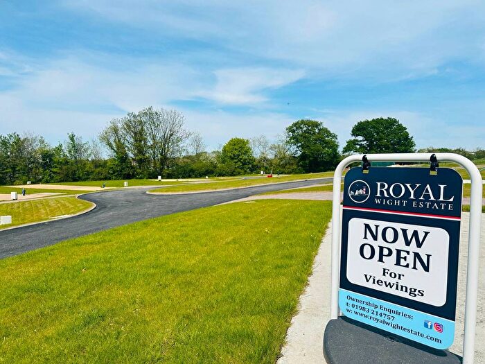 2 Bedroom Mobile/park Home For Sale In Burnt House Lane, Newport, PO30