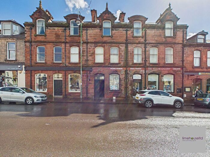 3 Bedroom Flat For Sale In High Street, Biggar, ML12