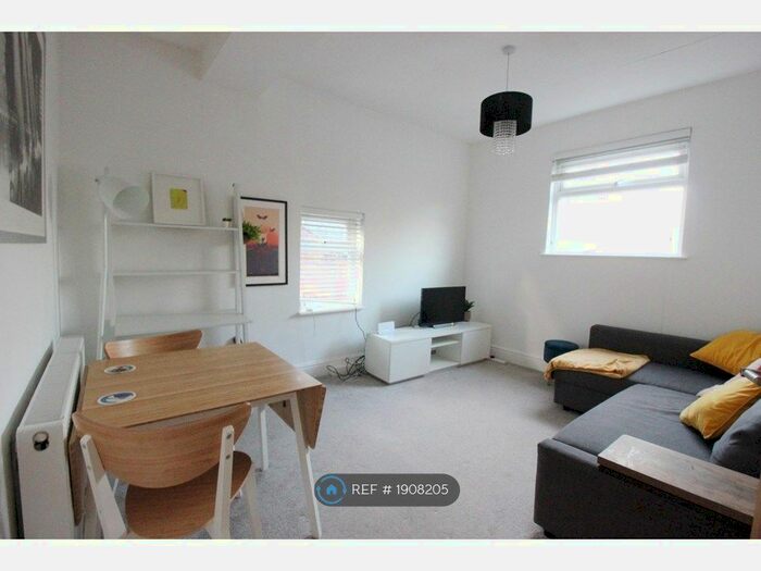 1 Bedroom Flat To Rent In Clarendon Road, Manchester, M16