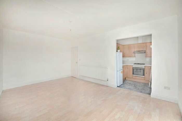 2 Bedroom Property To Rent In High Road Leyton, London, E10