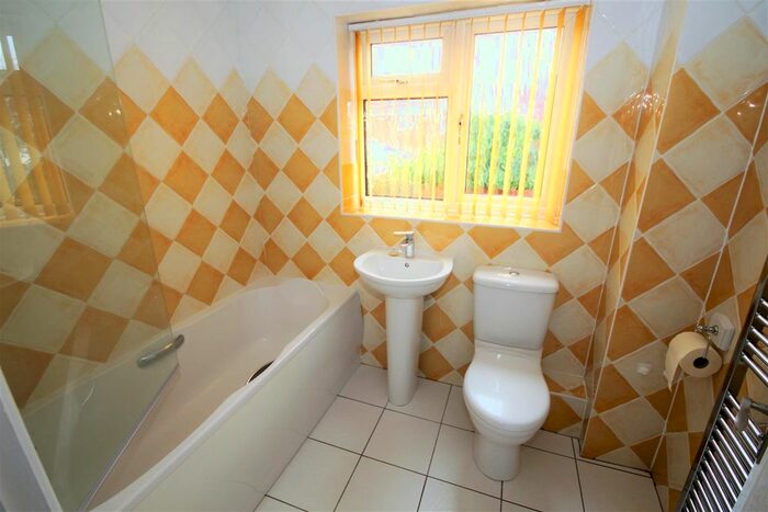 3 Bedroom Detached House To Rent In Ashtrees Road, Woodley, Reading, RG5