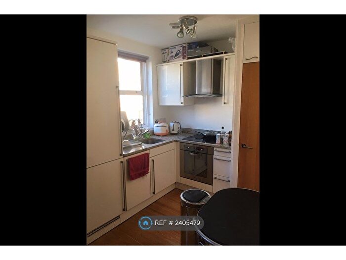 1 Bedroom Flat To Rent In Queens Crescent, London, NW5