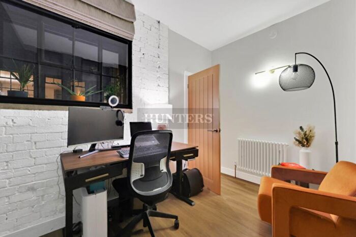 2 Bedroom Duplex To Rent In Rampart Street, London, E1