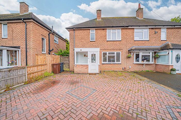 3 Bedroom Semi Detached House For Sale In Broomfields Close, Solihull, B91